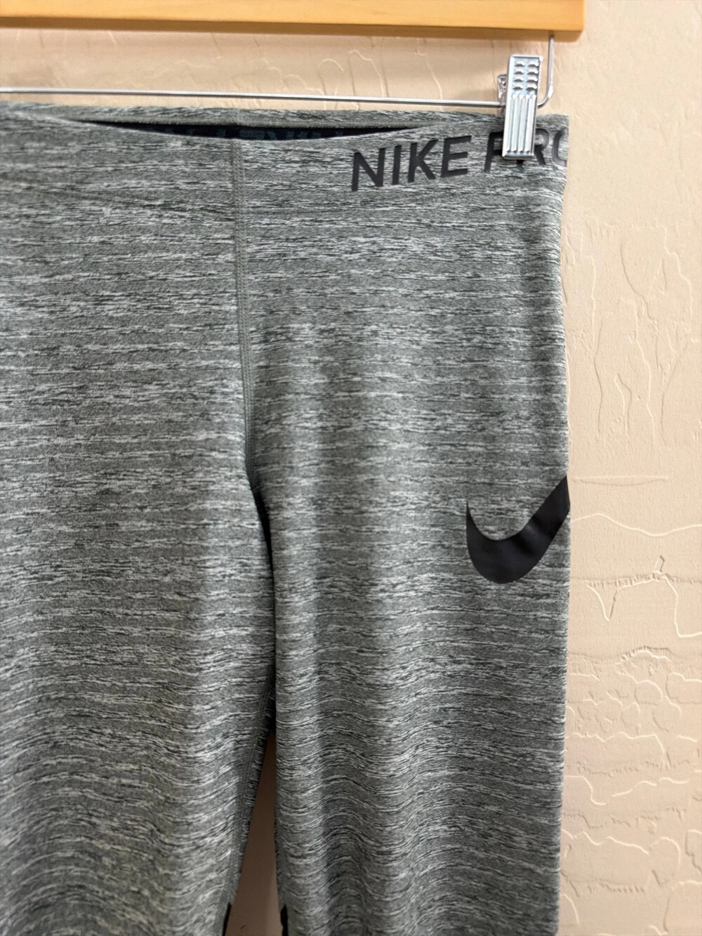Nike Pro Dri-Fit greenish gray leggings Sz M - Picture 4 of 6